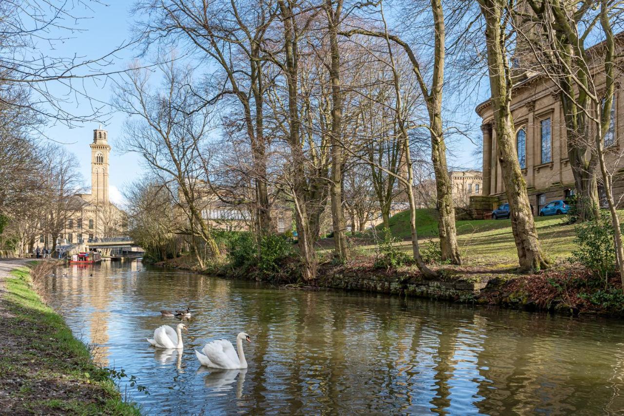 Riverside Balcony Apartment With Parking Just Minutes To Saltaire Shipley (West Yorkshire) Exteriör bild