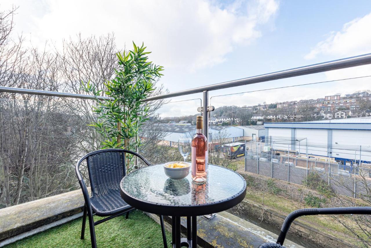 Riverside Balcony Apartment With Parking Just Minutes To Saltaire Shipley (West Yorkshire) Exteriör bild