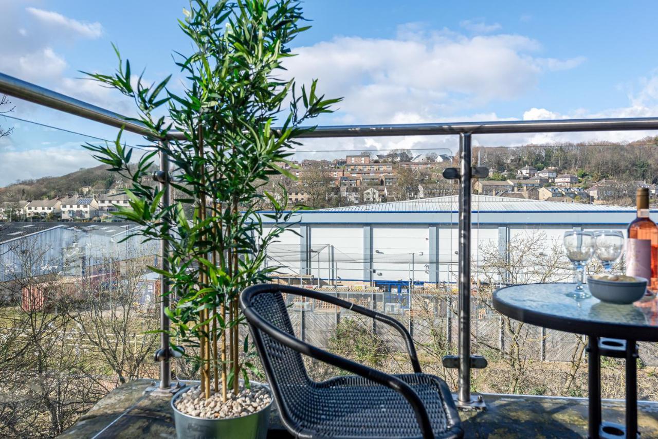 Riverside Balcony Apartment With Parking Just Minutes To Saltaire Shipley (West Yorkshire) Exteriör bild