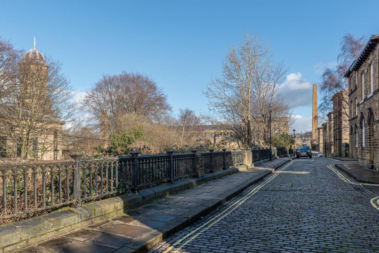 Riverside Balcony Apartment With Parking Just Minutes To Saltaire Shipley (West Yorkshire) Exteriör bild