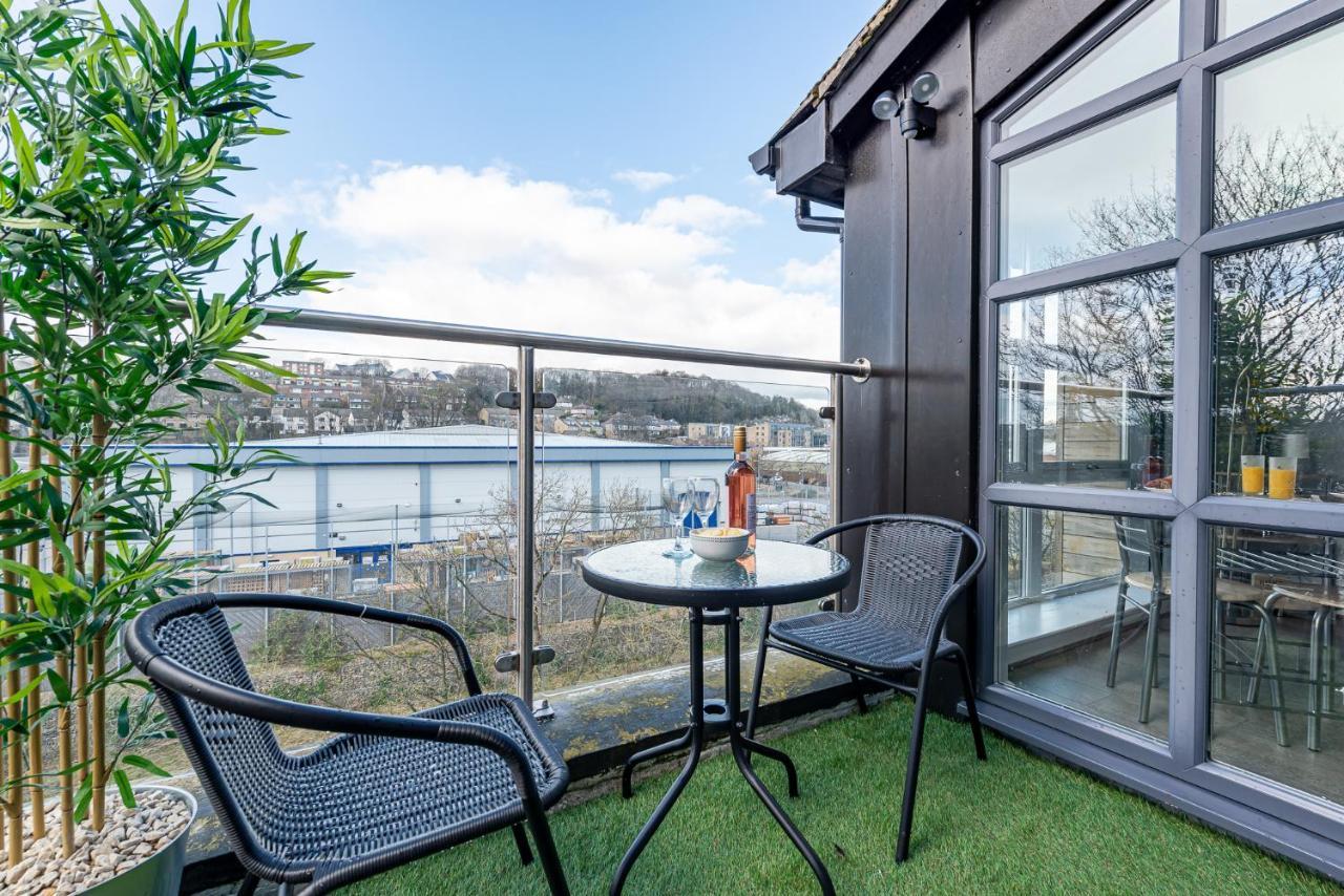 Riverside Balcony Apartment With Parking Just Minutes To Saltaire Shipley (West Yorkshire) Exteriör bild