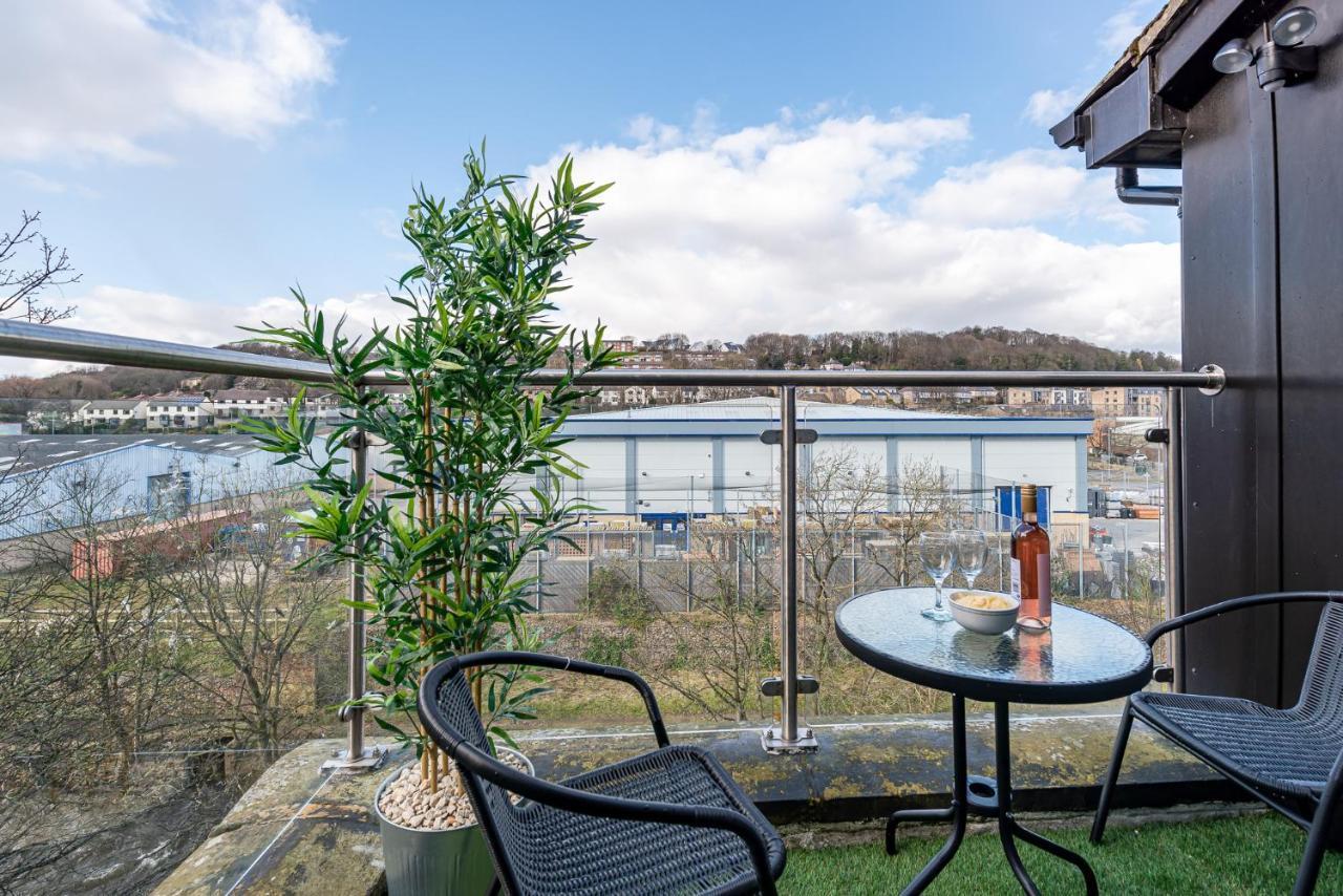 Riverside Balcony Apartment With Parking Just Minutes To Saltaire Shipley (West Yorkshire) Exteriör bild